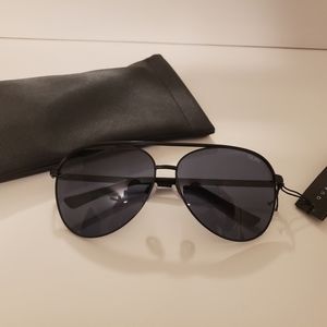 Quay Black Aviators